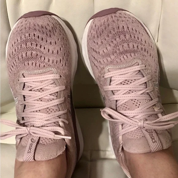 Women’s size 8 (US) ASICS Gel Nimbus 24. - Picture 6 of 10